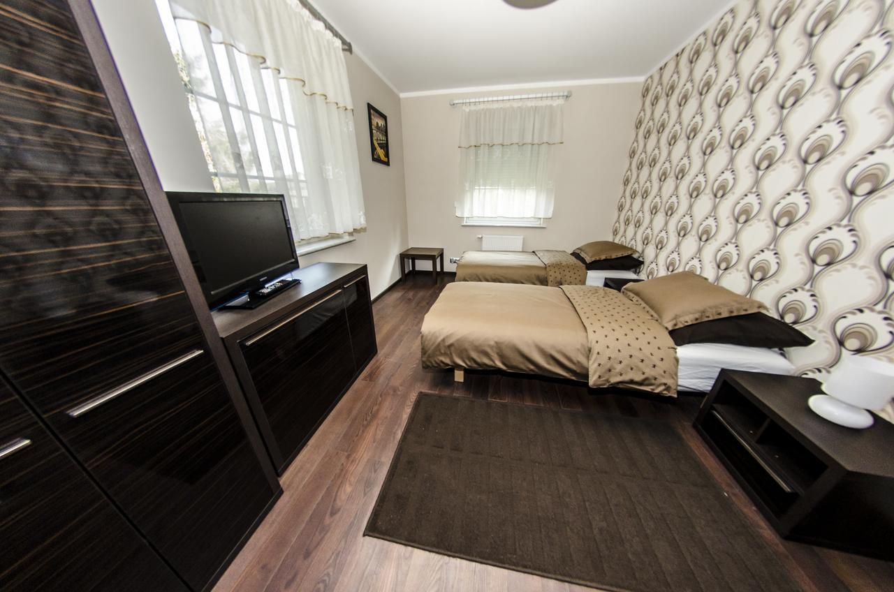 Villa Hof Luboń Esterno foto