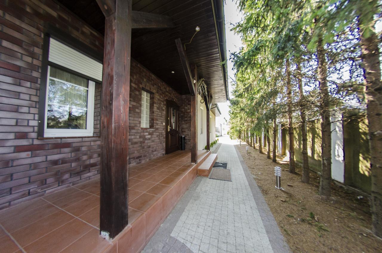 Villa Hof Luboń Esterno foto